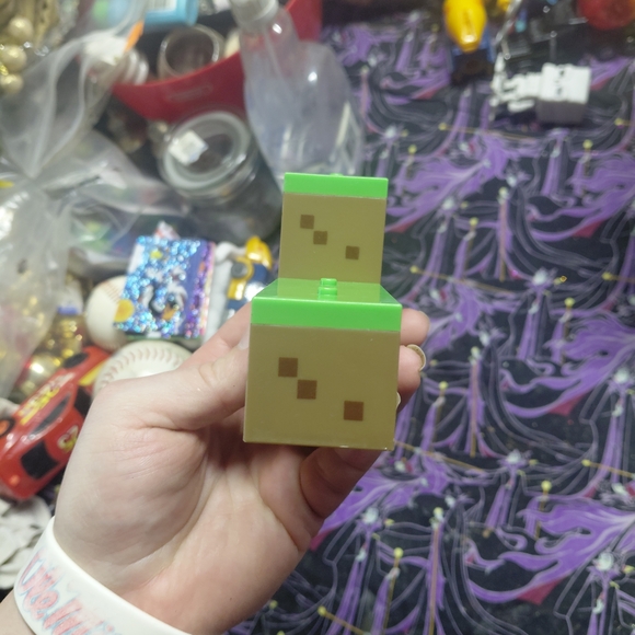 Minecraft-themed toy block, likely a LEGO or similar building block. - Picture 3 of 6